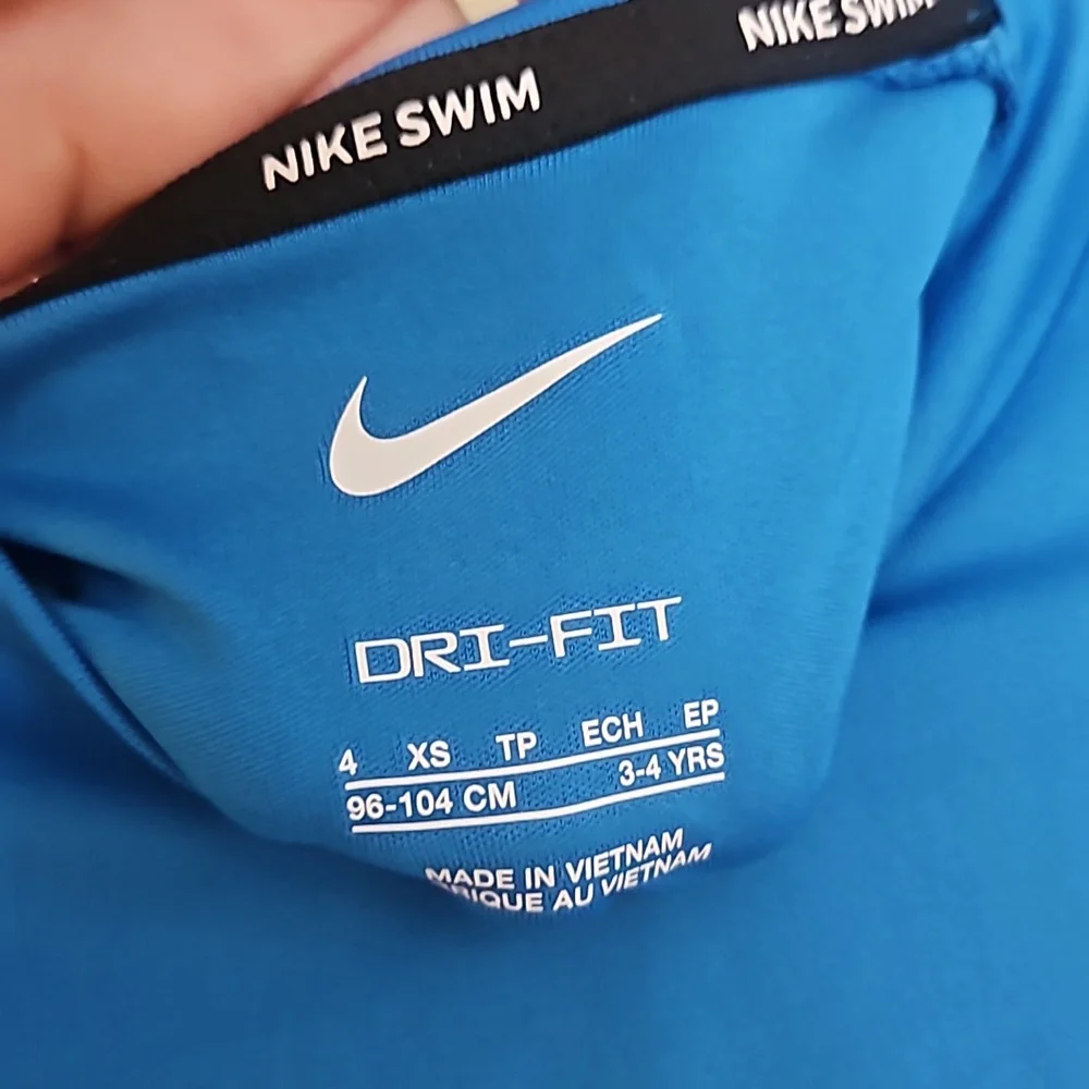 NIKE BOYS CRAB SWOOSH HYDROGUARD: BLUE: NEW WITH TAGS: SIZE 4